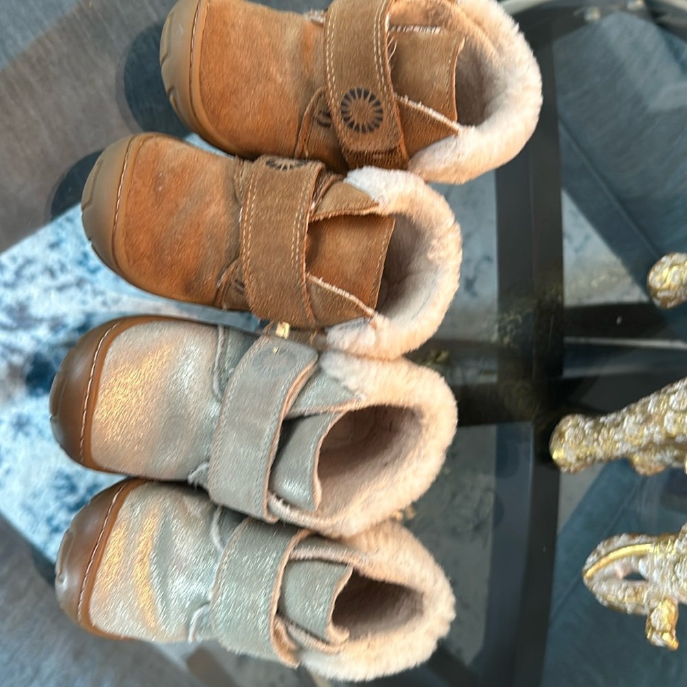 Boots UGGS for kids sizes 6-7